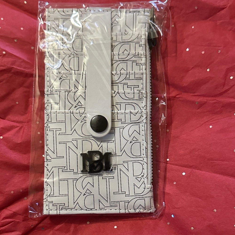Badgley Mischka Cream Card Holder - NWT